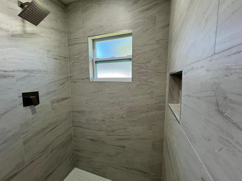 Spacious, unfurnished interior of a new home in , Citrus Springs (Image 14).