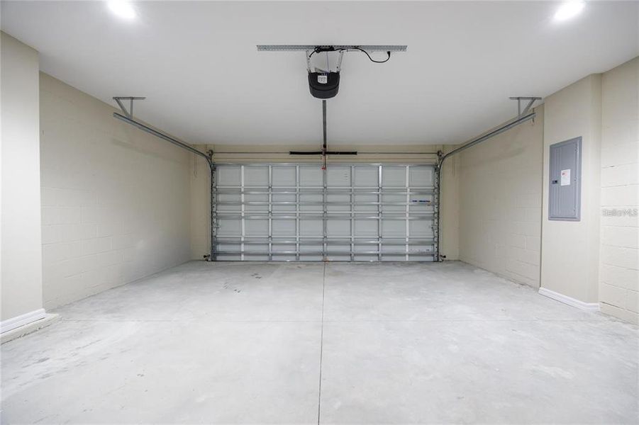 Spacious, unfurnished interior of a new home in , Williston (Image 38).