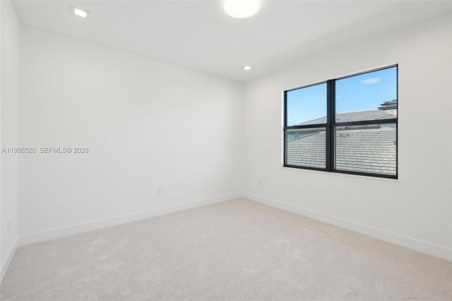 Spacious, unfurnished interior of a new home in , Palm Beach Gardens (Image 20).