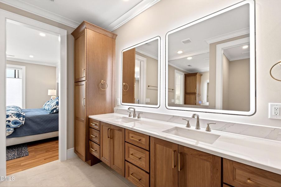 Carson (62) Carson (62)