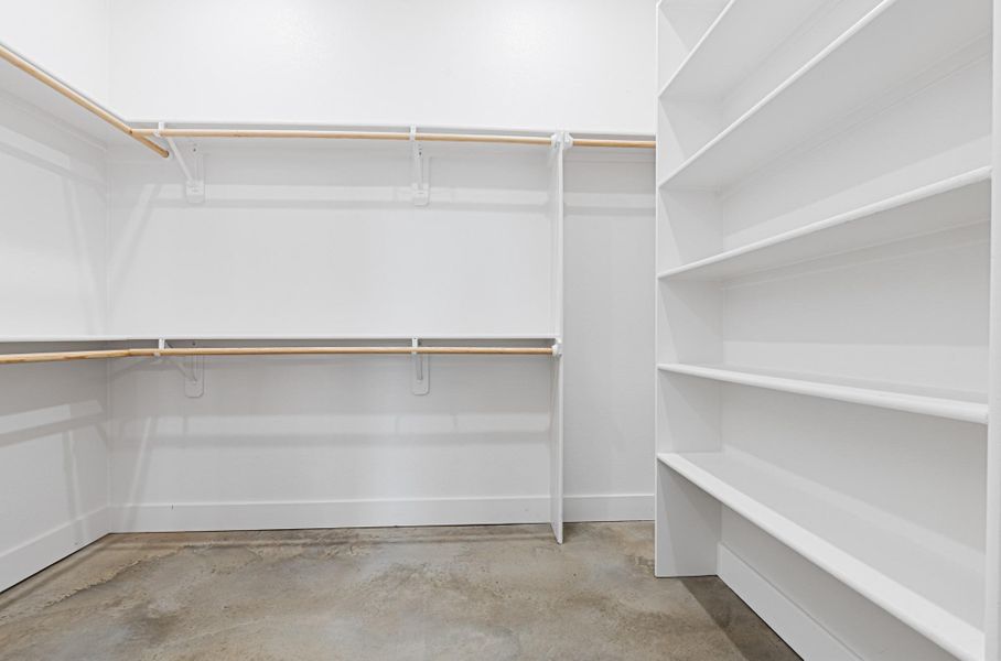 Spacious, unfurnished interior of a new home in , Gatesville (Image 11).