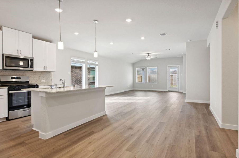 Furnished interior view inside a new home in , Conroe (Image 9).