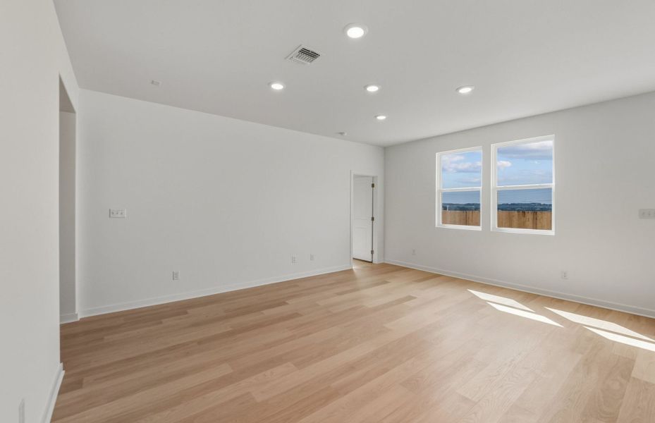 Spacious, unfurnished interior of a new home in Alto, San Marcos (Image 28).