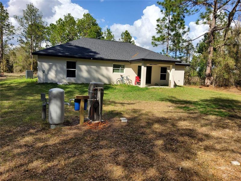 Exterior details and patio area of a home in , Ocklawaha (Image 24).