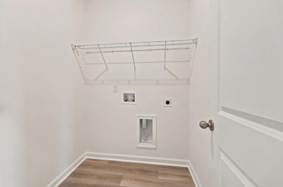 Spacious, unfurnished interior of a new home in Edgefield, Loris (Image 42). Spacious, unfurnished interior of a new home in Edgefield, Loris (Image 42).
