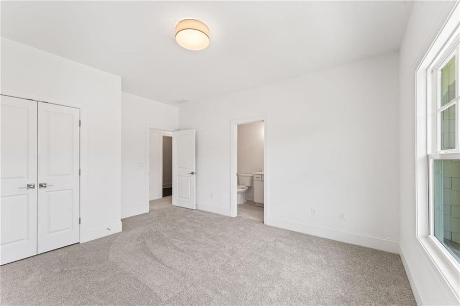 Spacious, unfurnished interior of a new home in , Dallas (Image 16).