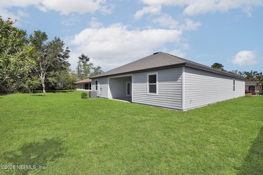 Exterior details and patio area of a home in , Jacksonville (Image 3).