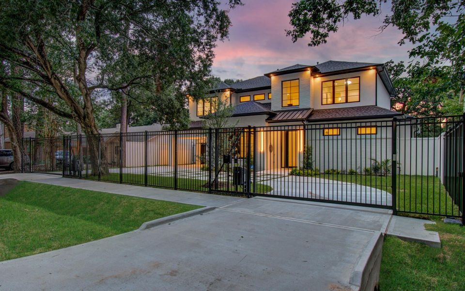 Image 40 of a home in .