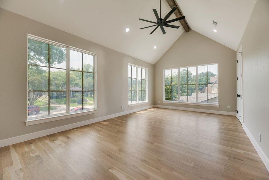 Spacious, unfurnished interior of a new home in , Dallas (Image 27).
