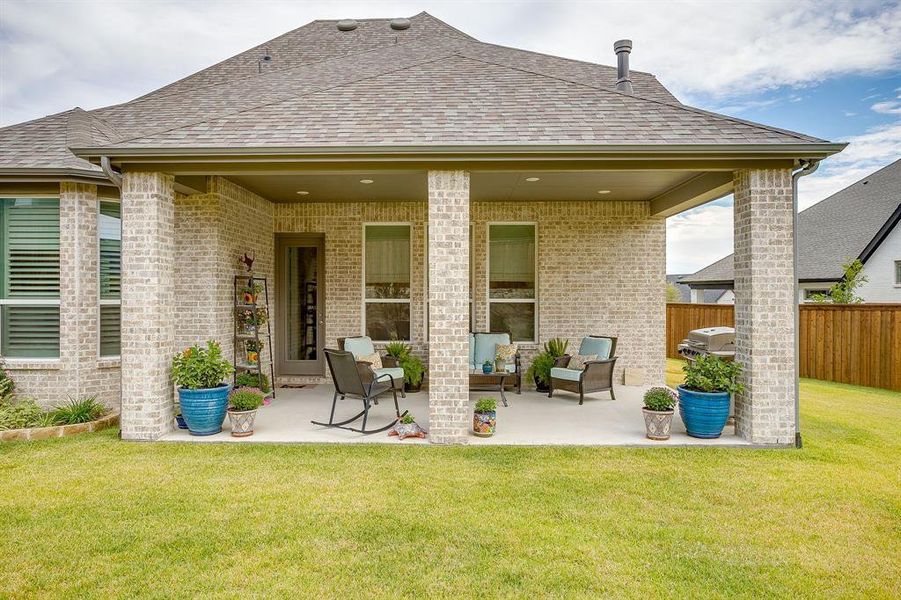 Exterior details and patio area of a home in , Fort Worth (Image 24).