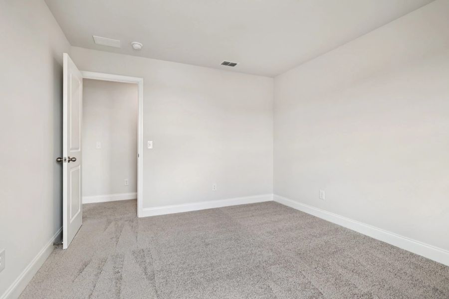 Spacious, unfurnished interior of a new home in Cades Bluff, Lebanon (Image 22).