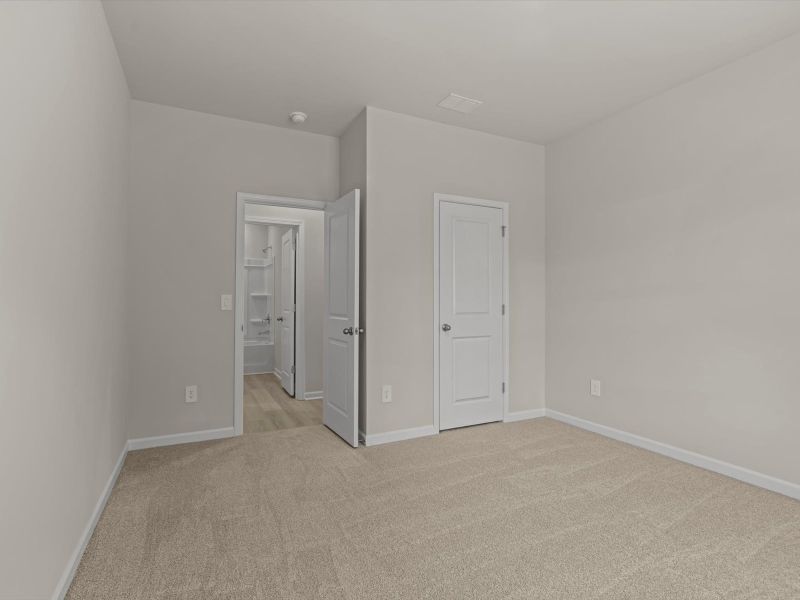 Spacious, unfurnished interior of a new home in Pleasant Brook, Piedmont (Image 17).