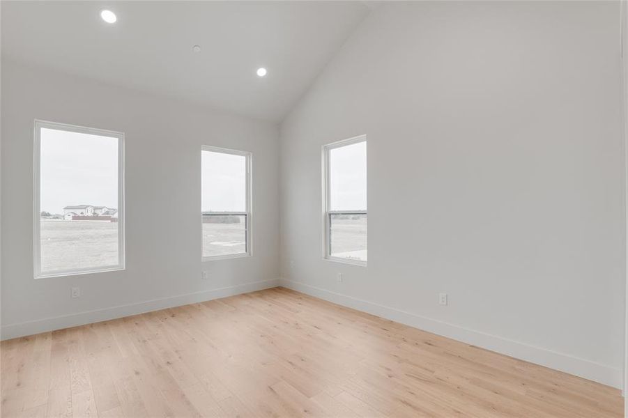 Spacious, unfurnished interior of a new home in , Red Oak (Image 23).