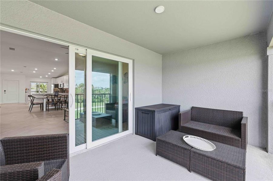 Exterior details and patio area of a home in , Venice (Image 21).