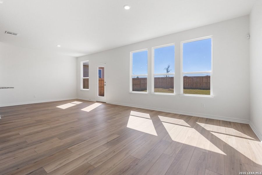 Spacious, unfurnished interior of a new home in Punta Verde, Converse (Image 23). Spacious, unfurnished interior of a new home in Punta Verde, Converse (Image 23).