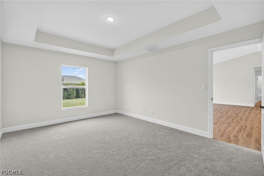 Spacious, unfurnished interior of a new home in Cape Coral, Cape Coral (Image 20).