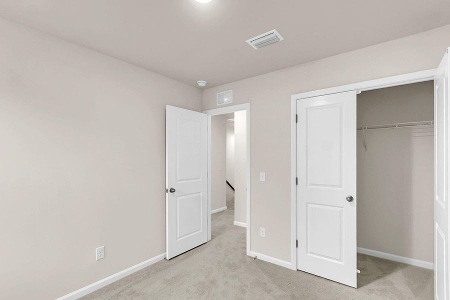 Spacious, unfurnished interior of a new home in , Summerville (Image 25).