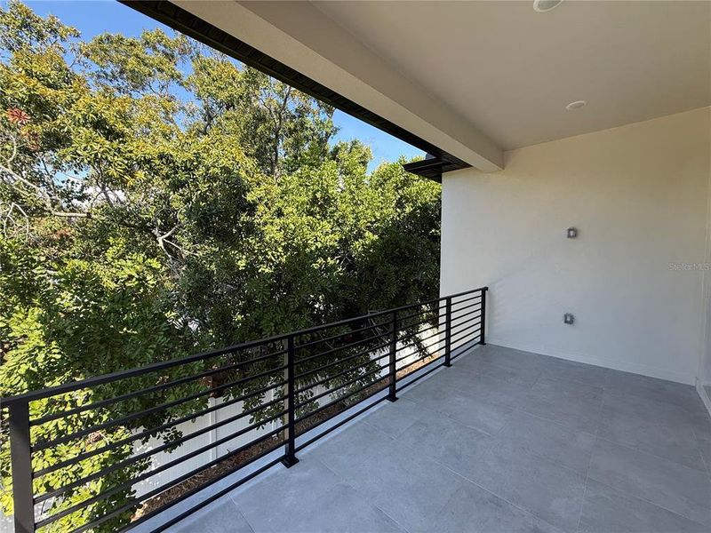 Exterior details and patio area of a home in , Tampa (Image 27).
