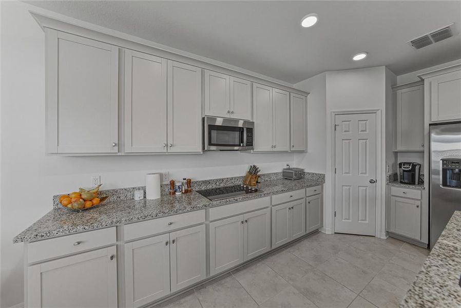 Furnished interior view inside a new home in Epperson, Wesley Chapel (Image 7). Furnished interior view inside a new home in Epperson, Wesley Chapel (Image 7).
