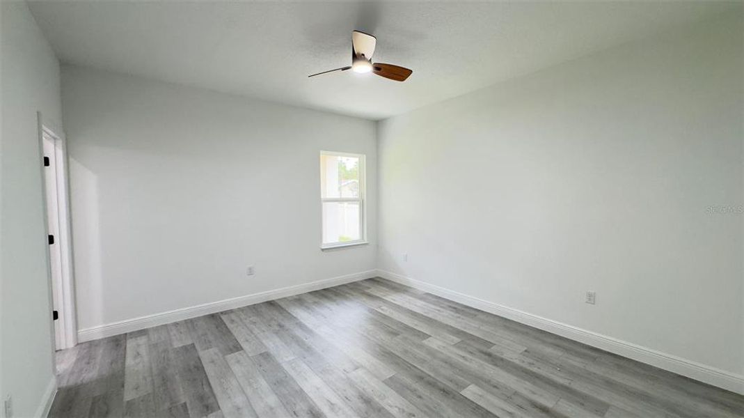 Spacious, unfurnished interior of a new home in , Citrus Springs (Image 18).