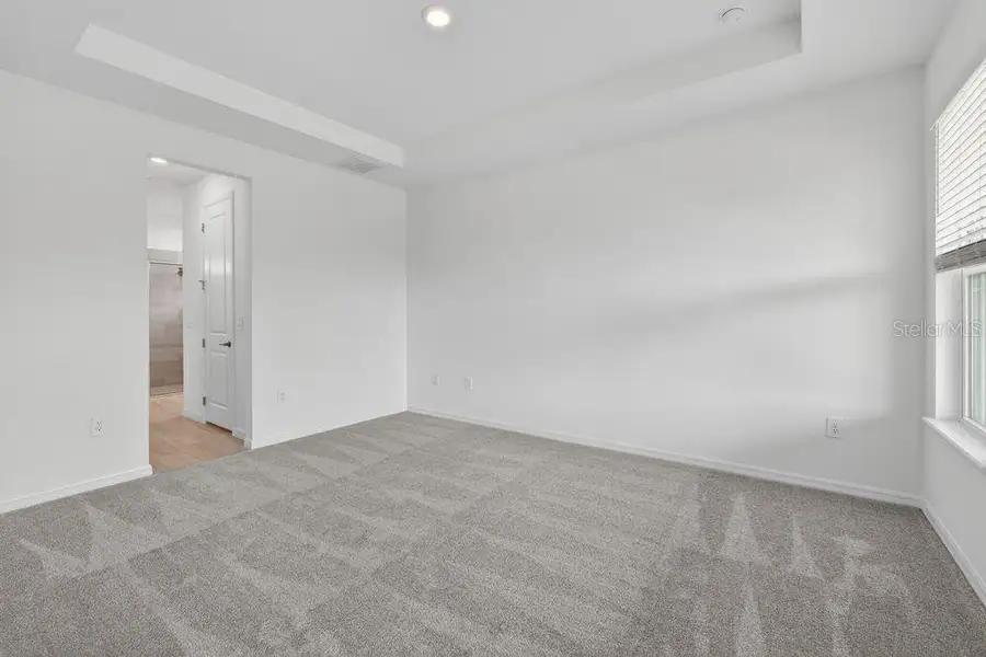 Spacious, unfurnished interior of a new home in Coasterra Community Group Page, Palmetto (Image 8).