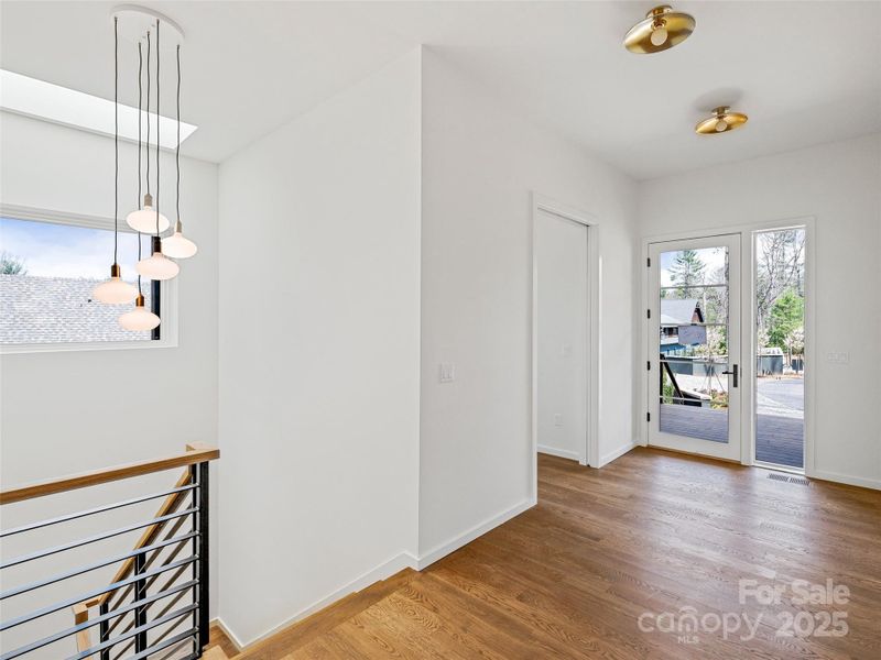 Spacious, unfurnished interior of a new home in , Asheville (Image 32).