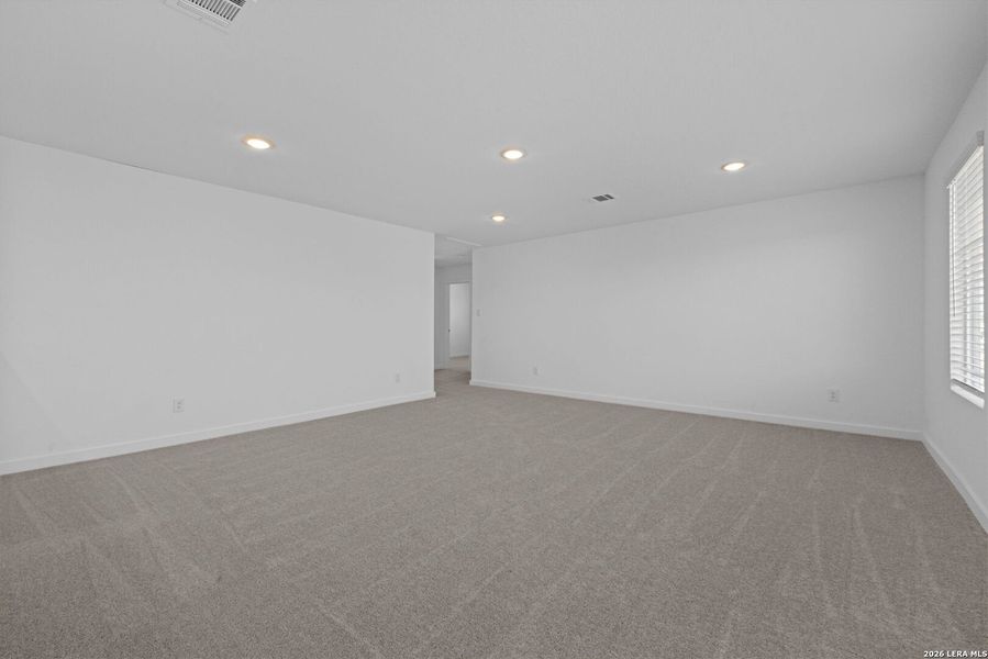 Spacious, unfurnished interior of a new home in Voss Farms, New Braunfels (Image 25). Spacious, unfurnished interior of a new home in Voss Farms, New Braunfels (Image 25).