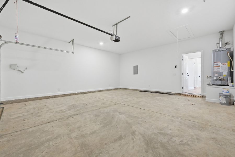 Spacious, unfurnished interior of a new home in , Crestview (Image 22).