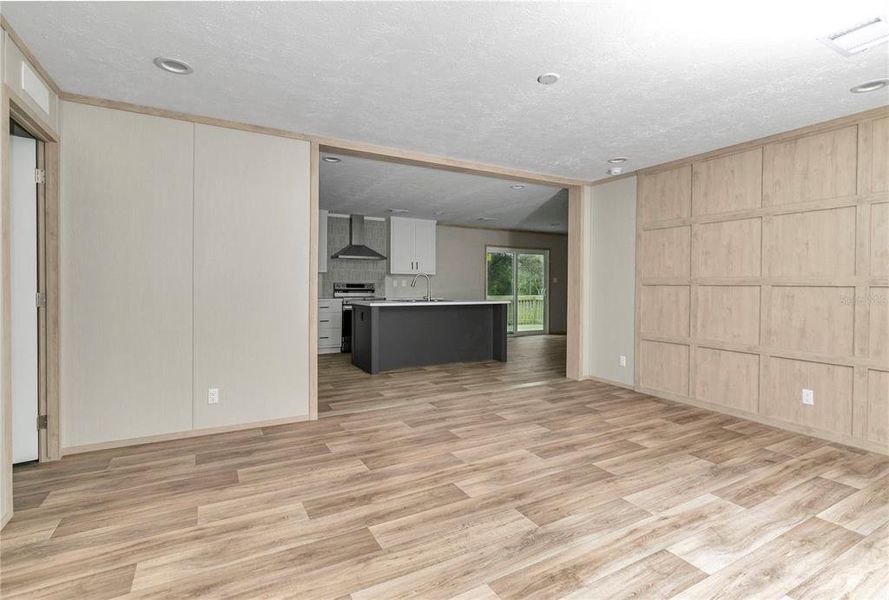 Spacious, unfurnished interior of a new home in , Williston (Image 18).