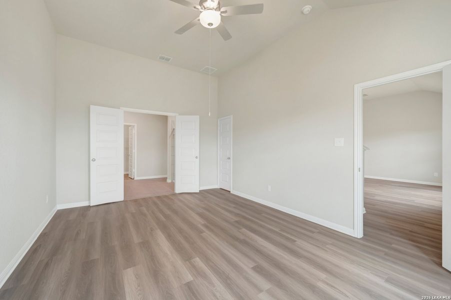 Spacious, unfurnished interior of a new home in Mesquite Ridge, San Antonio (Image 21). Spacious, unfurnished interior of a new home in Mesquite Ridge, San Antonio (Image 21).