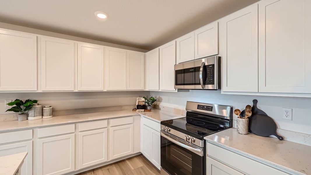 4003 Madison Kitchen 1of2 F1