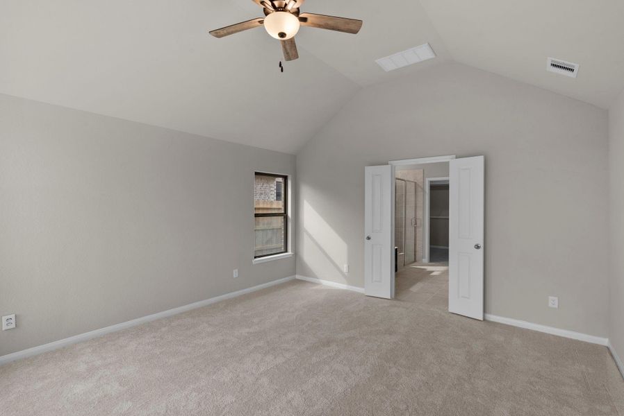 Spacious, unfurnished interior of a new home in Escondido, Magnolia (Image 24).