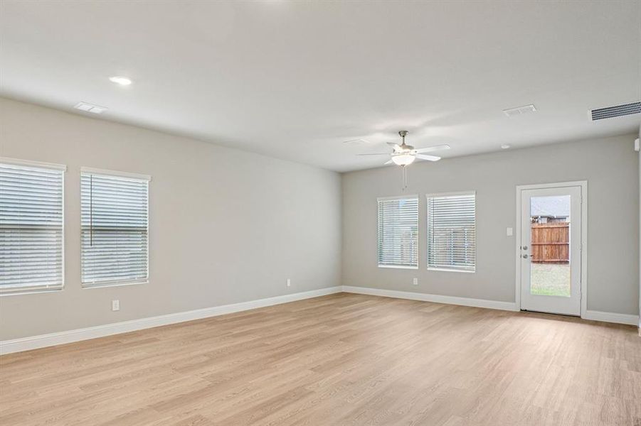 Photo is not of the actual home, but is an inspirational photo of builder’s model home and may depict options, furnishings, and/or decorator features that are not included. Photo is not of the actual home, but is an inspirational photo of builder’s model home and may depict options, furnishings, and/or decorator features that are not included.