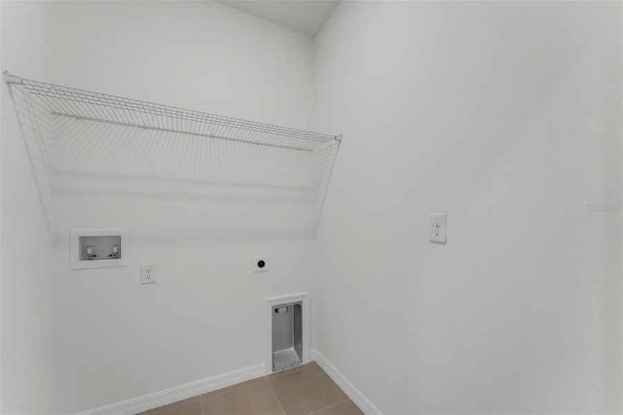 Spacious, unfurnished interior of a new home in Seaire, Parrish (Image 37).