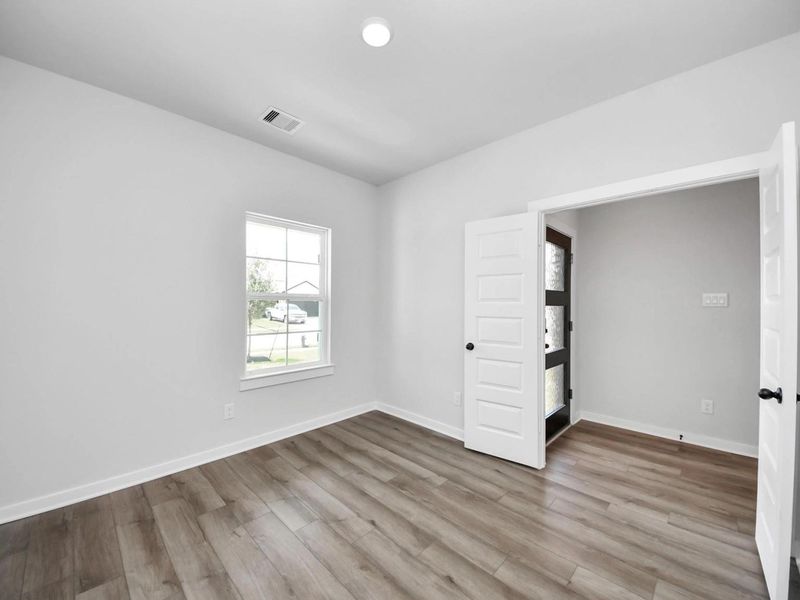 Spacious, unfurnished interior of a new home in River Ranch Meadows, Dayton (Image 19).