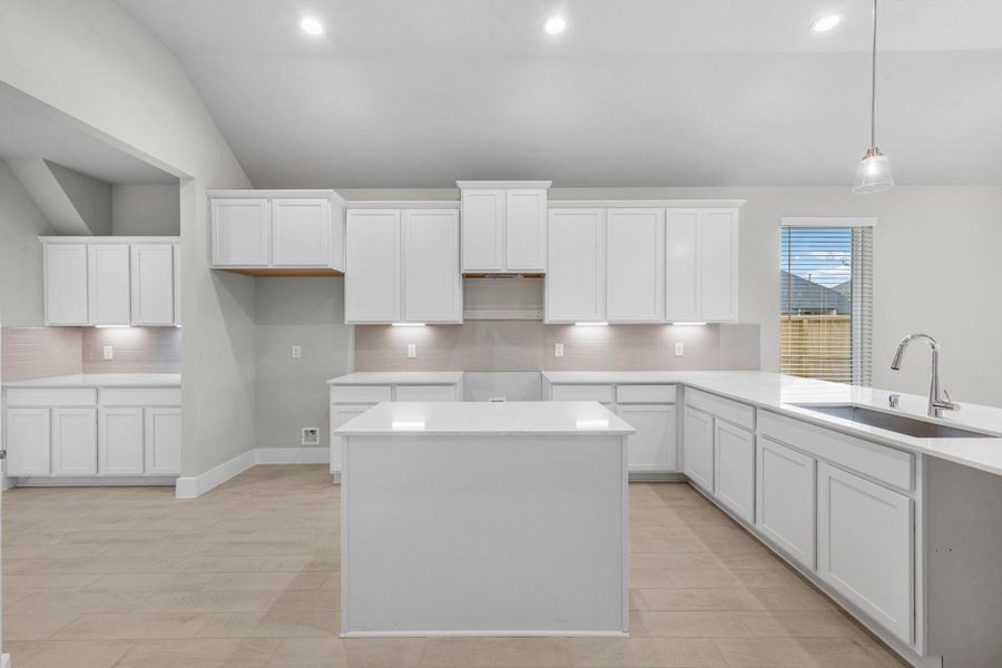 Furnished interior view inside a new home in Beacon Hill, Waller (Image 5).