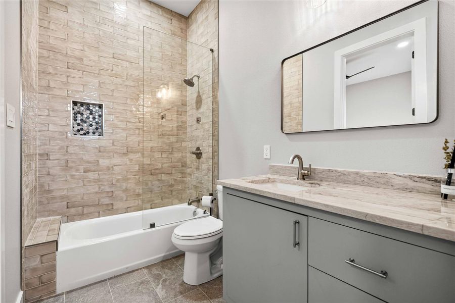 Furnished interior view inside a new home in , Marble Falls (Image 16).