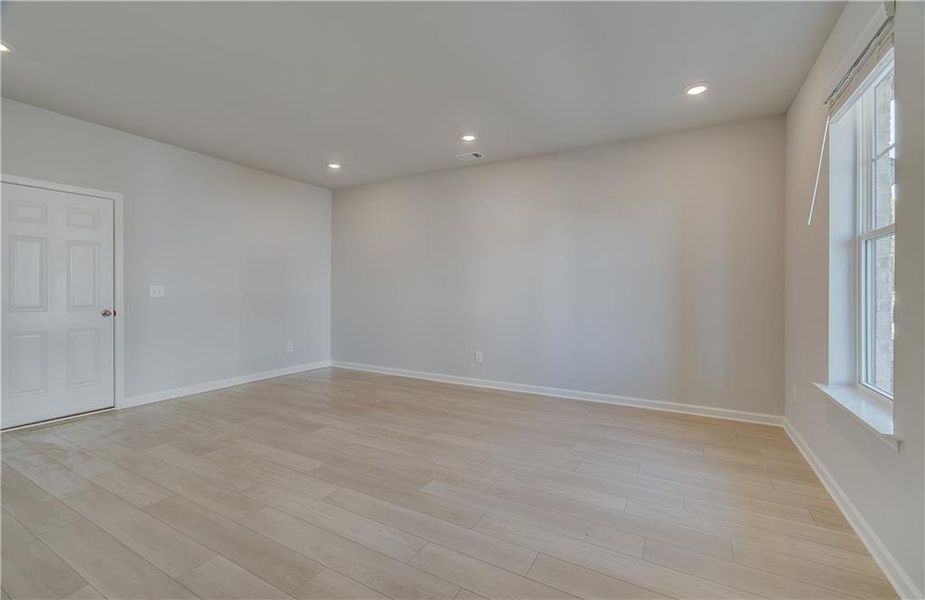 Spacious, unfurnished interior of a new home in Silverock, McDonough (Image 16).