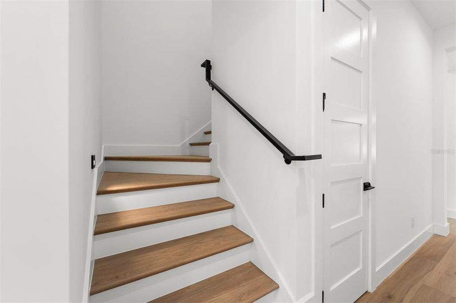 Spacious, unfurnished interior of a new home in , Orlando (Image 21).