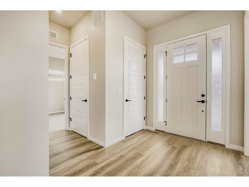 Spacious, unfurnished interior of a new home in , Fort Collins (Image 22).