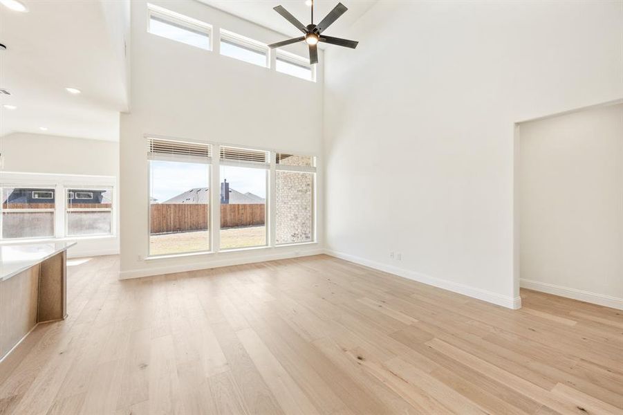 Spacious, unfurnished interior of a new home in Willow Wood, McKinney (Image 37).