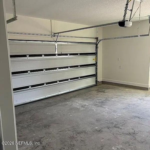 Spacious, unfurnished interior of a new home in , Green Cove Springs (Image 29).