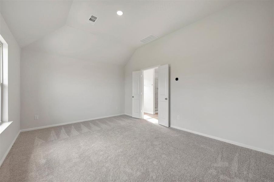 Spacious, unfurnished interior of a new home in Elevon, Lavon (Image 33).