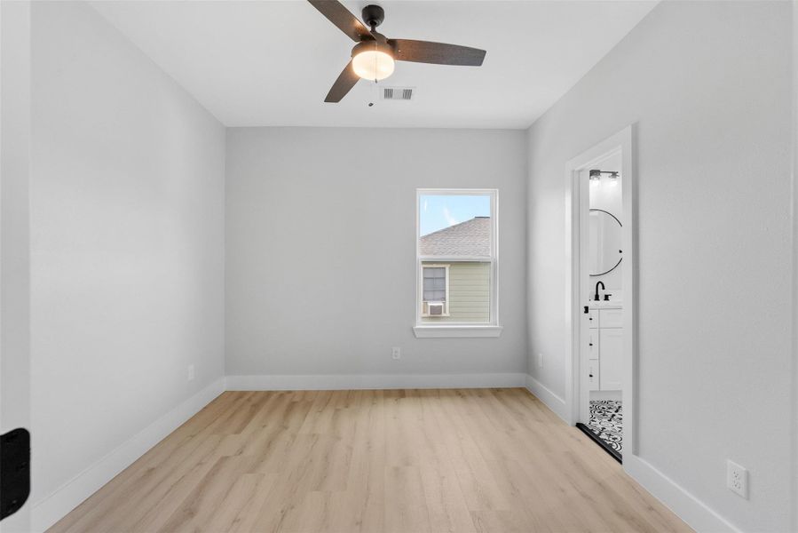 Image 2 of a home in . Image 2 of a home in .