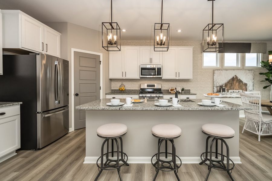 Representative furnished interior of a home built from the DaVinci by Fischer Homes in Sage Woods, Dallas (Image 16).