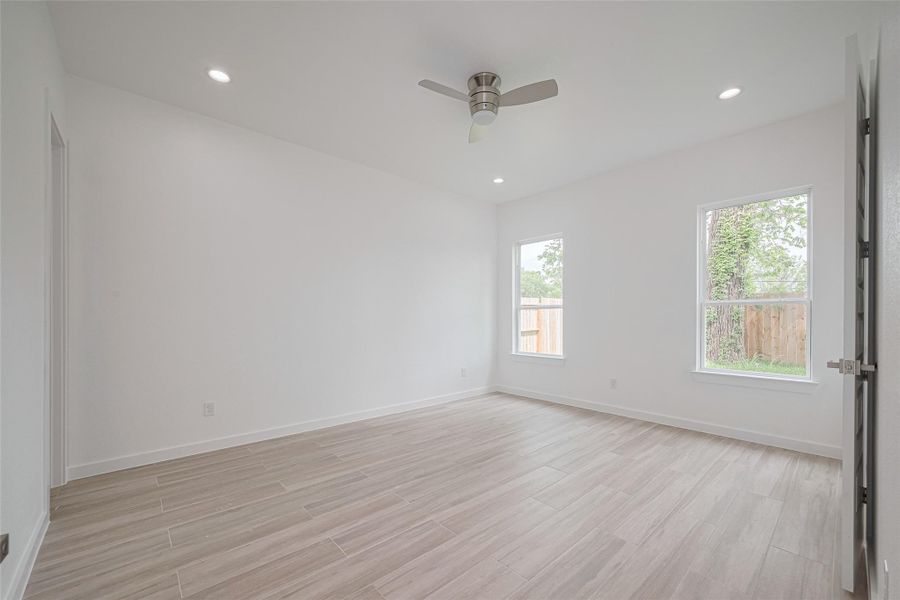 Spacious, unfurnished interior of a new home in , Houston (Image 26).
