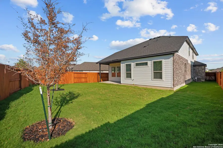 Exterior details and patio area of a home in Stillwater Ranch, San Antonio (Image 3).