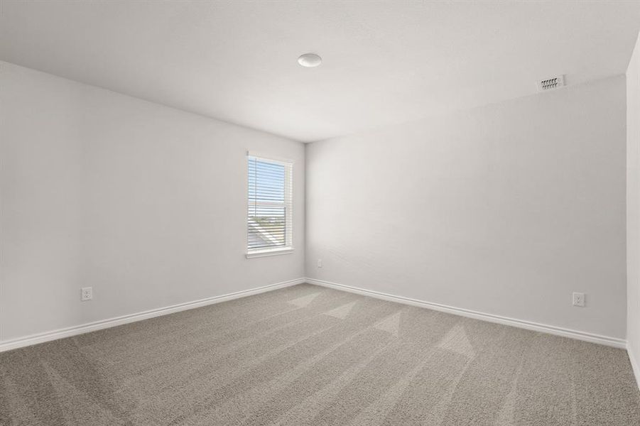Spacious, unfurnished interior of a new home in Sycamore Landing, Fort Worth (Image 7).