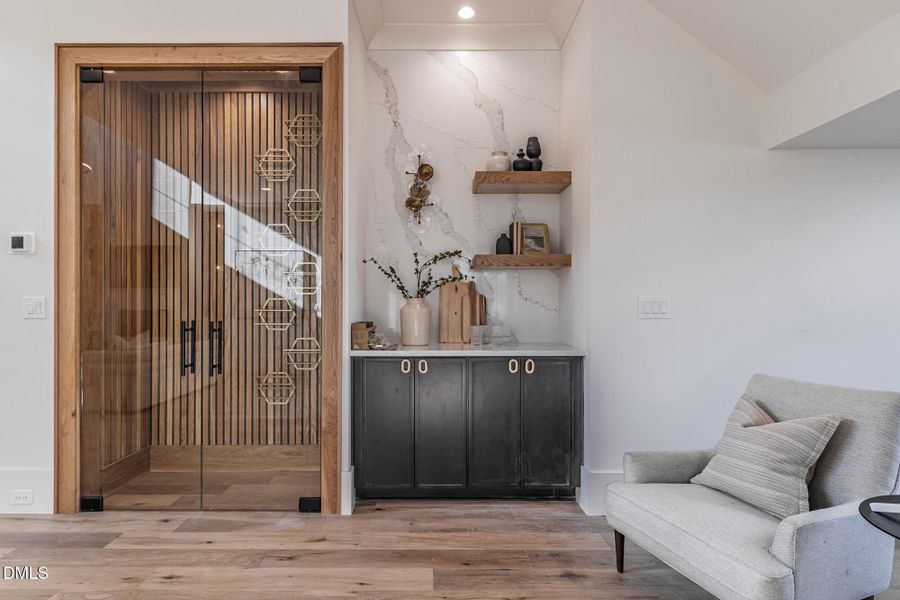 200_MEADOW_WALK_DR_INTERIOR_09 200_MEADOW_WALK_DR_INTERIOR_09