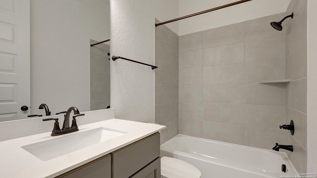 Furnished interior view inside a new home in Haby Hill 60', San Antonio (Image 17). Furnished interior view inside a new home in Haby Hill 60', San Antonio (Image 17).